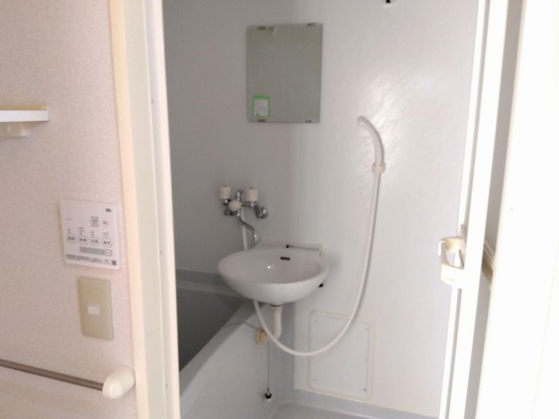 レオパレス川添 風呂