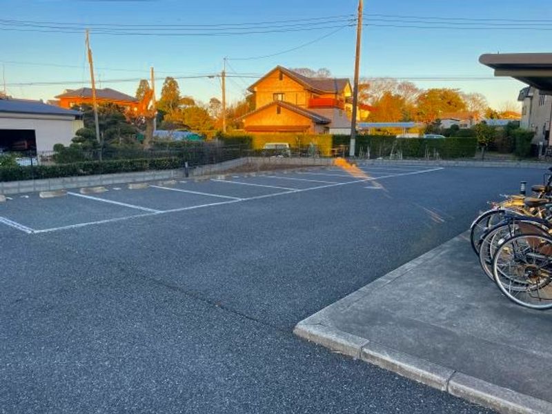 レオパレス西羽貫 駐車場