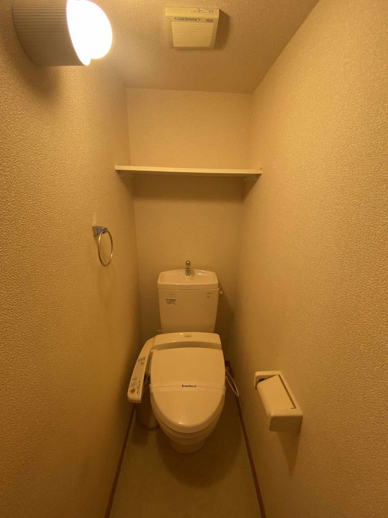 レオパレスブルースカイ小山 トイレ