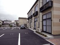 レオパレスアルブルⅠ 駐車場
