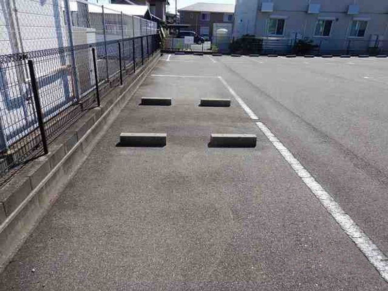 レオパレスＭｓ 駐車場