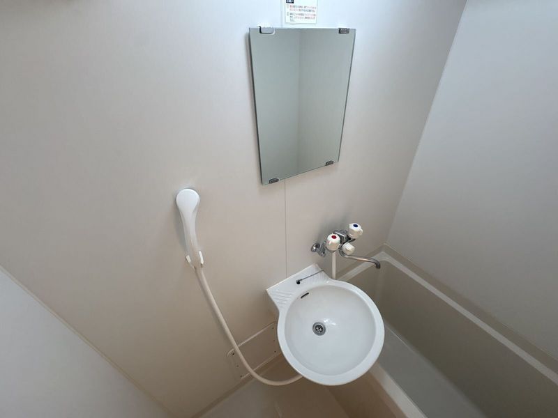 レオパレスサンクフルコート 洗面台