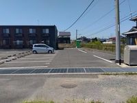 レオパレスはばたけ 駐車場