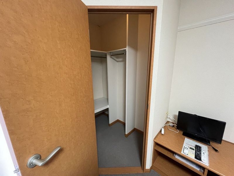 レオパレスエミネンス 収納