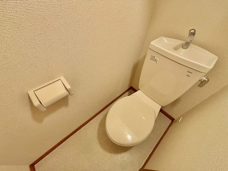 レオパレスグルヌーユ トイレ