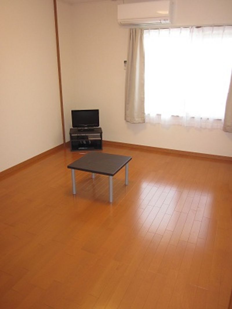 レオパレス琉 居間