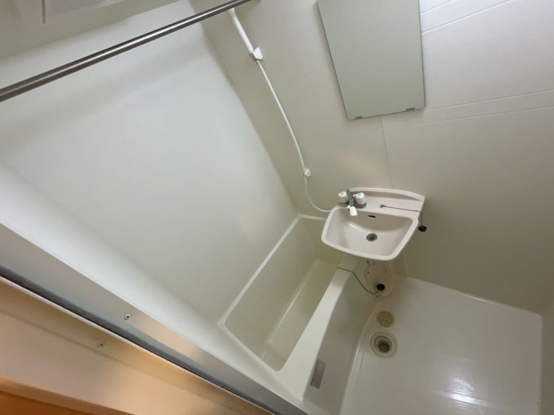LEONEXT Livingston Bathroom
