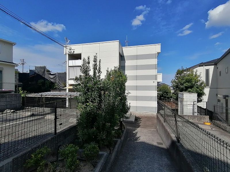 レオパレス月見橋 エントランス