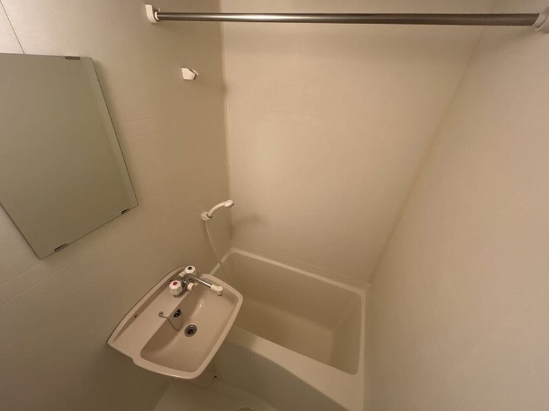 レオパレスフォーブル三茶 風呂