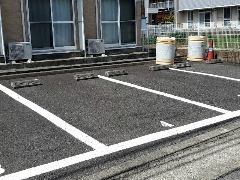 レオパレスルーチェＬ 駐車場