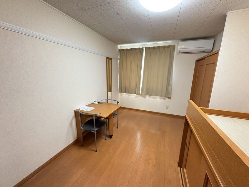 レオパレスラポール 居間