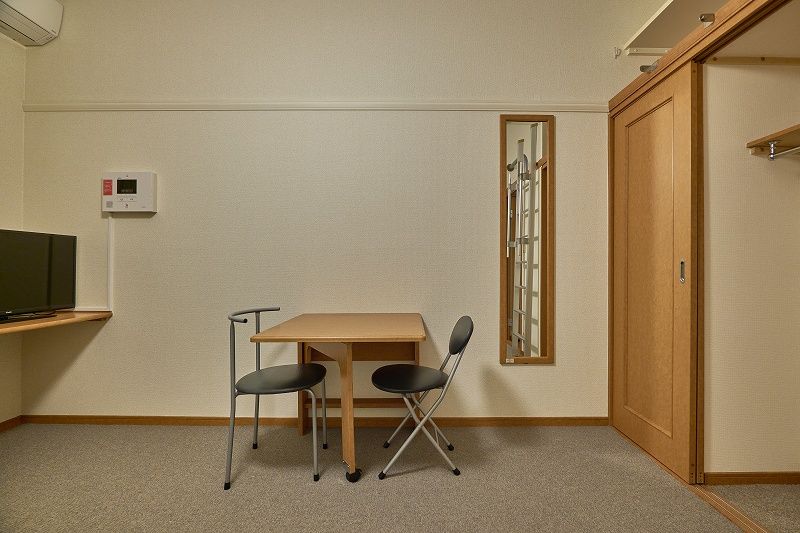 レオパレスシューティングスター 居間