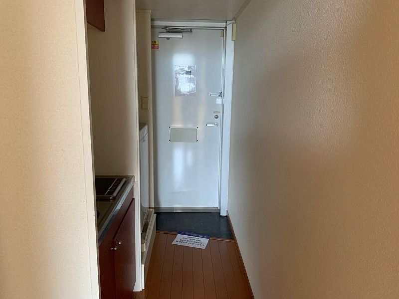 レオパレスウッドさちが丘 玄関
