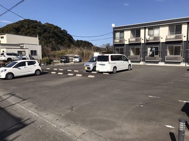レオネクスト田園 駐車場