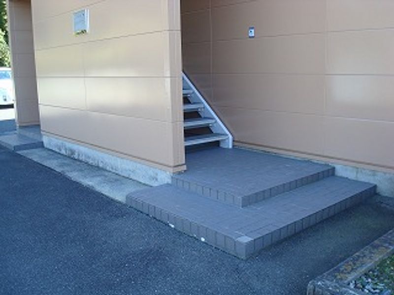 レオパレスグランディア　タク エントランス