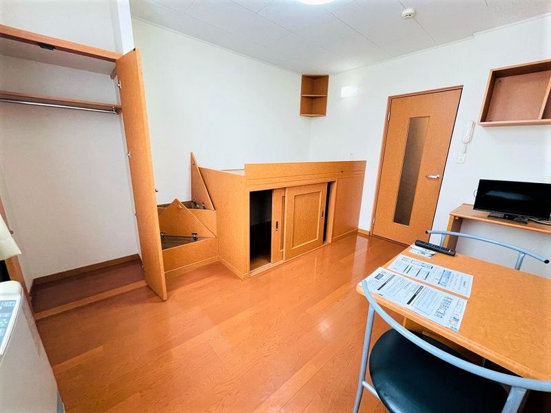 レオパレスサンジェルマン函館山 居間