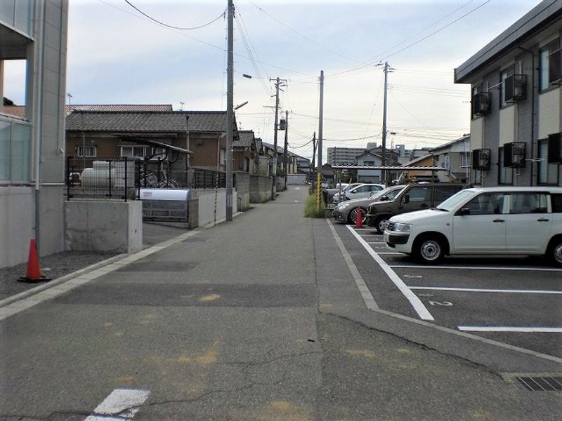 leopalace Jupiter Parking lot