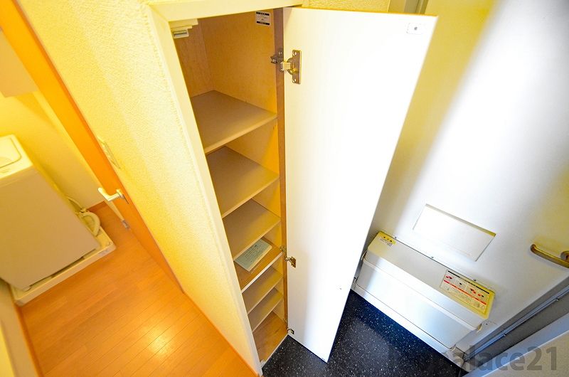 レオパレスピュア 収納