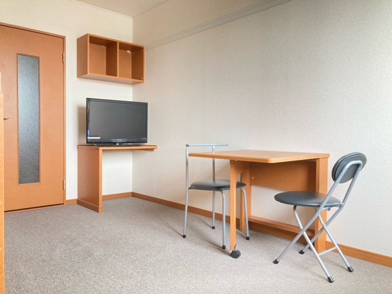 レオパレス亜紀 居間