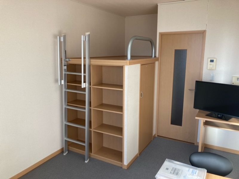 レオパレスニュートリノミラージ 居間