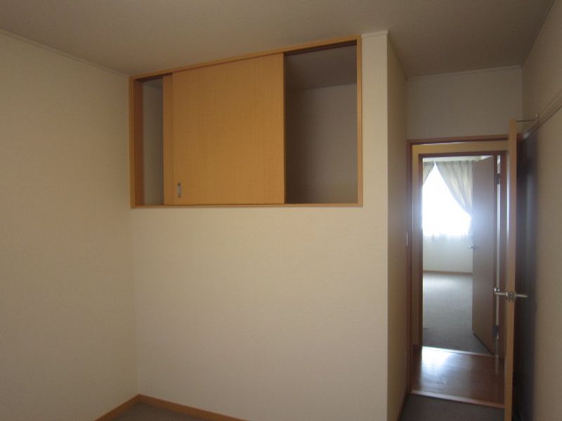 レオパレススィート 収納