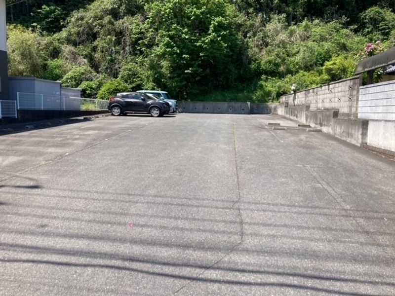 レオパレス京華Ⅲ 駐車場