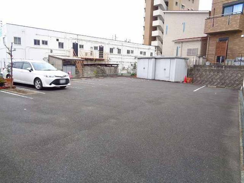 レオネクストセジュール 駐車場