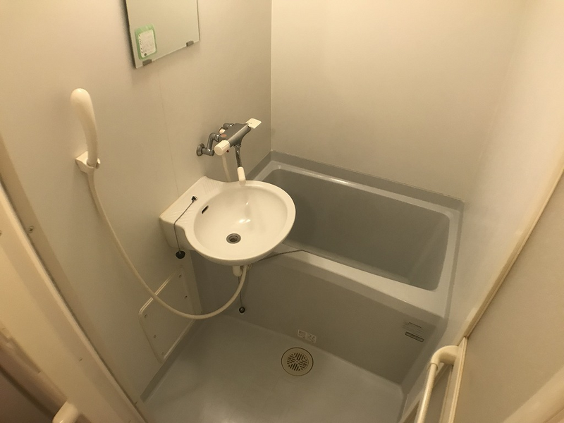 レオパレスステラ　クール 風呂