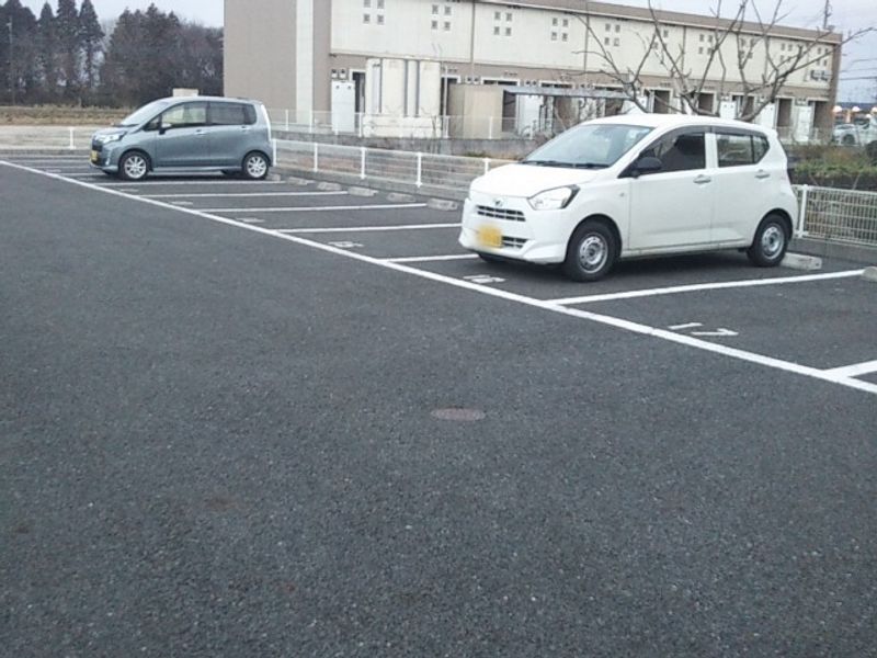レオネクストやなぎ荘　第三 駐車場