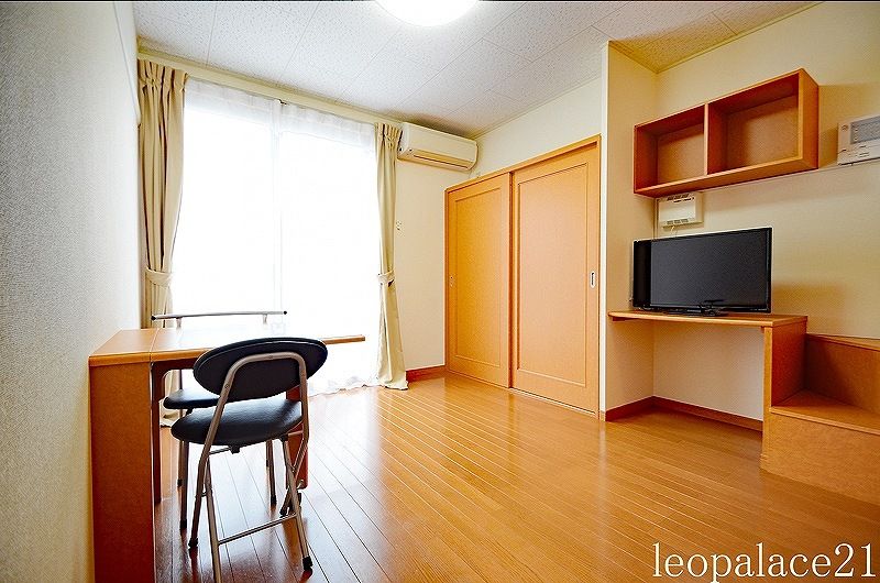 レオパレスヴィーブルⅡ 寝室