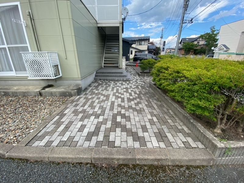 レオパレスシュプール エントランス