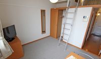 レオパレスルーエ島根 居間