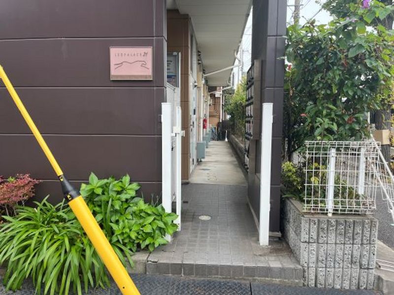 レオパレスル・コントワールⅢ エントランス