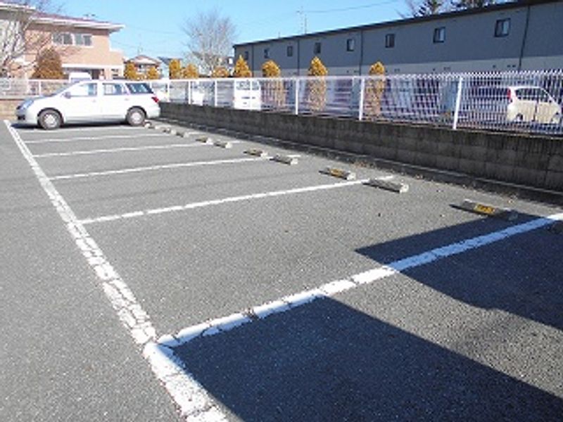レオパレス松原第二 駐車場