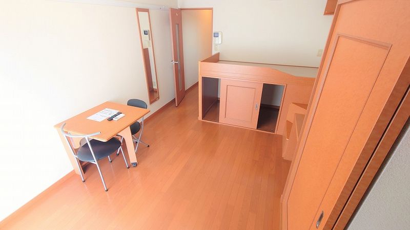 レオパレスひまわり 居間