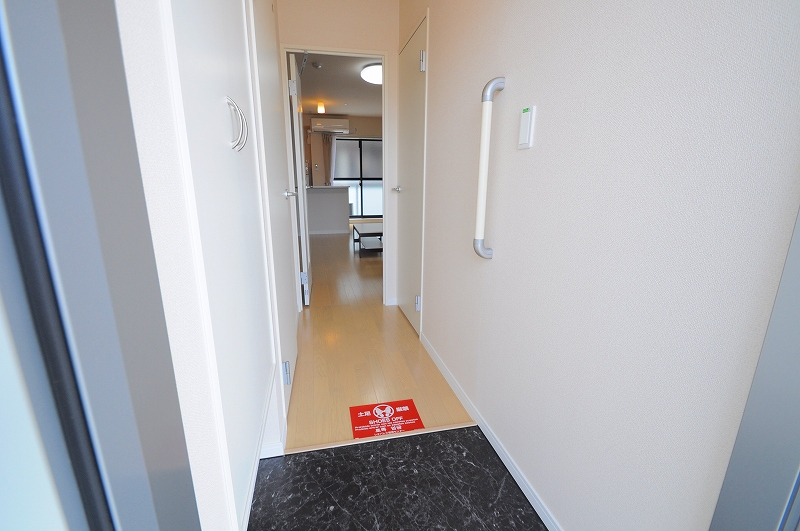 レオネクストシャルム 玄関