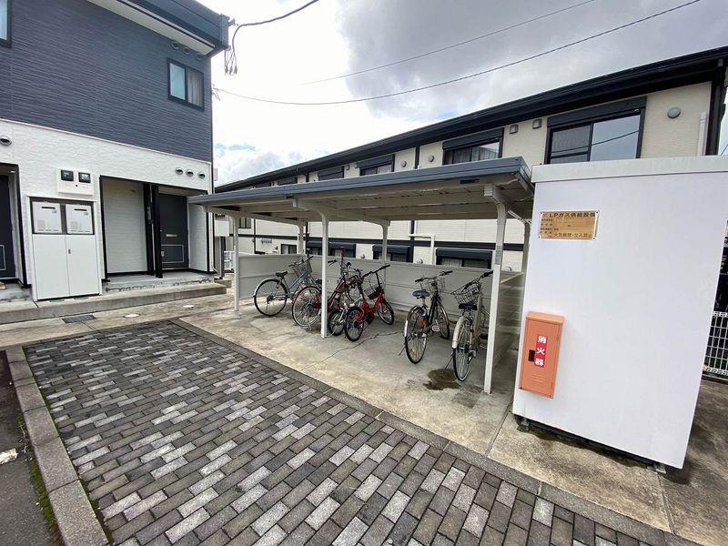 レオパレスグランディⅠ エントランス