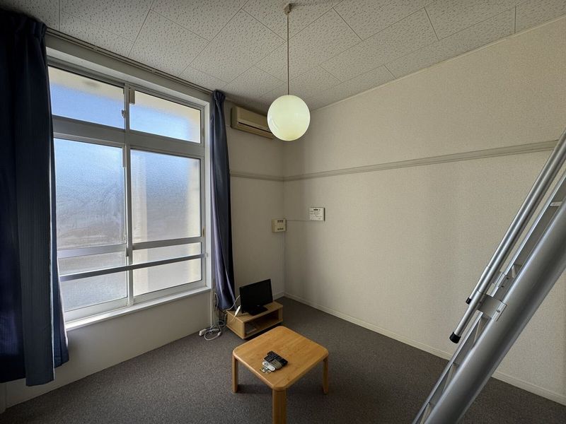 レオパレス辰野 居間