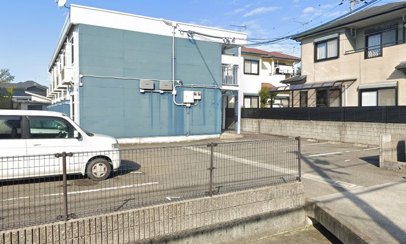 レオパレスプリート 駐車場