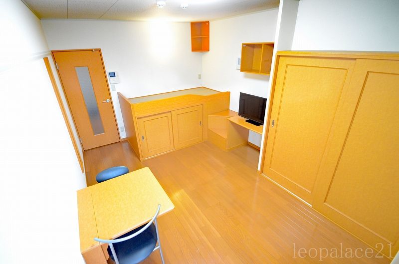 レオパレスＣＡＳＡみのまーじゅ 居間