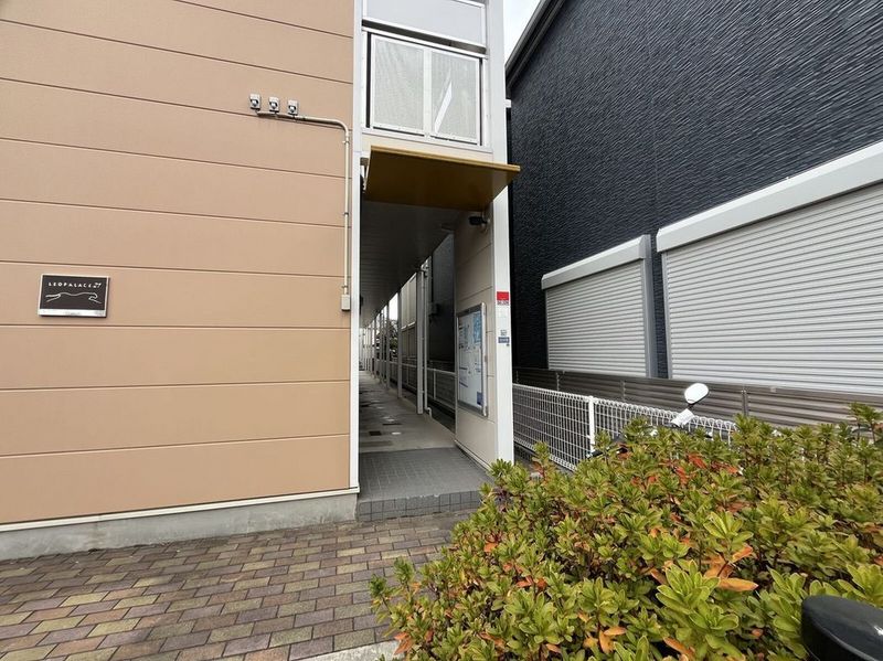 レオパレスＫｉｒａｒａ エントランス