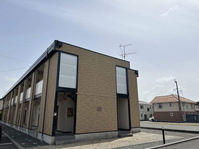 レオパレス御所野 外観