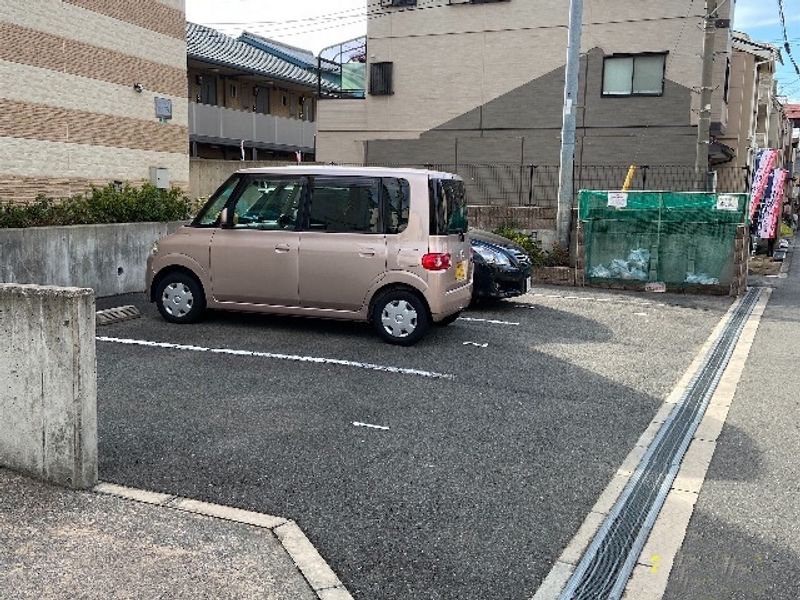 レオパレス南加賀屋 駐車場