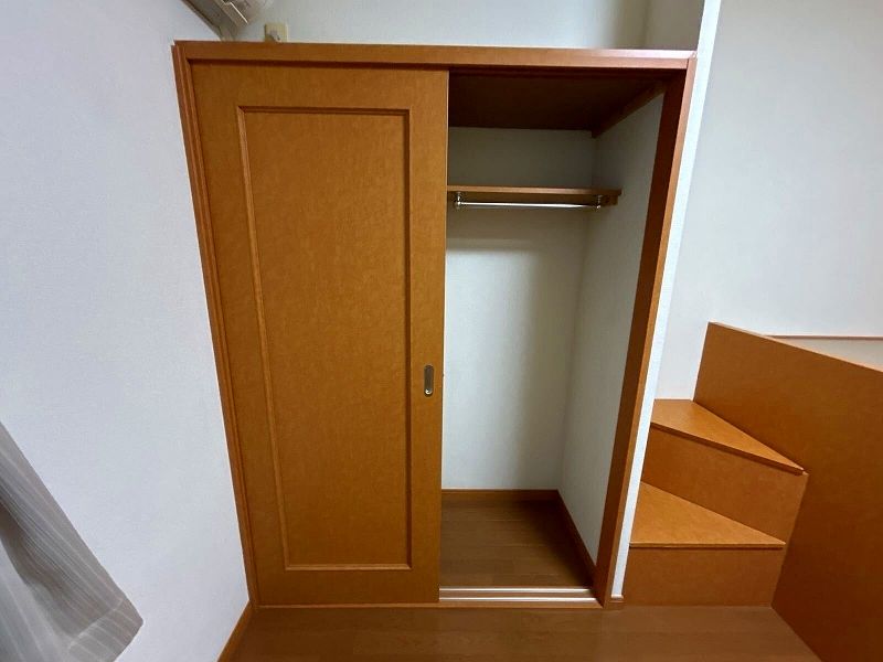 レオパレススターダスト 収納
