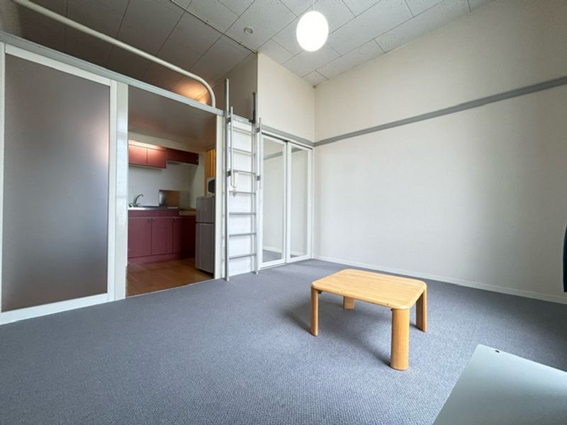 レオパレスグリチネ 居間