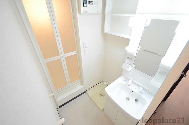 LEONEXT Yuito Washroom