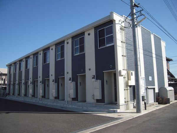 Bên ngoài LEONEXT K III