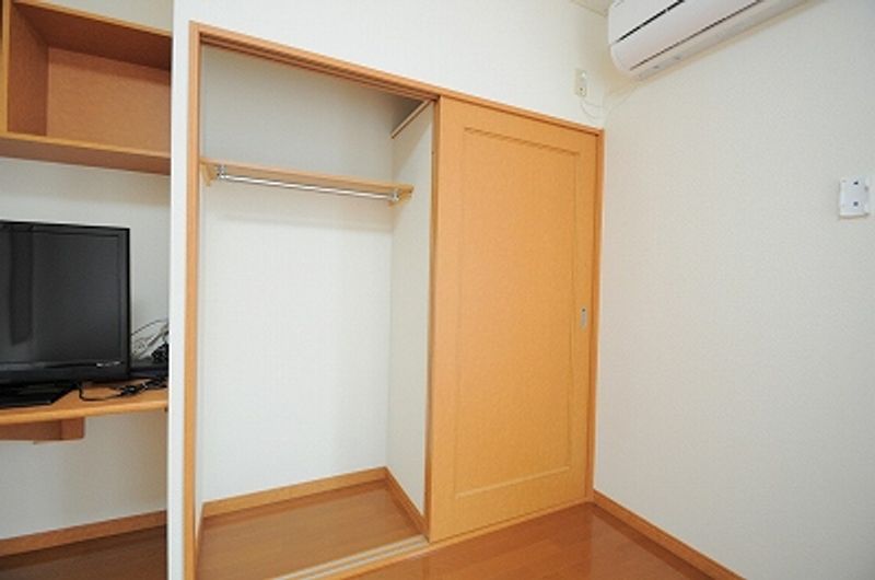レオパレスエクセレント 収納