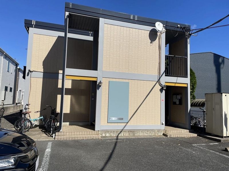 レオパレスフローラ エントランス