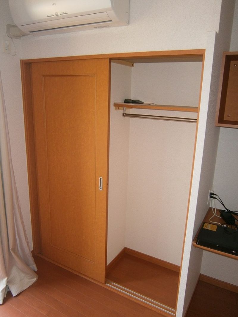 レオパレスボークロワール 収納